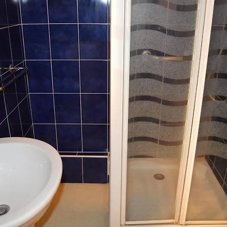 3 Pieces 6 Couchages Sur Bn020-036 * Banyuls-sur-Mer