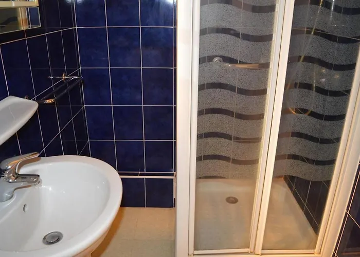 3 Pieces 6 Couchages Sur Bn020-036 * Banyuls-sur-Mer